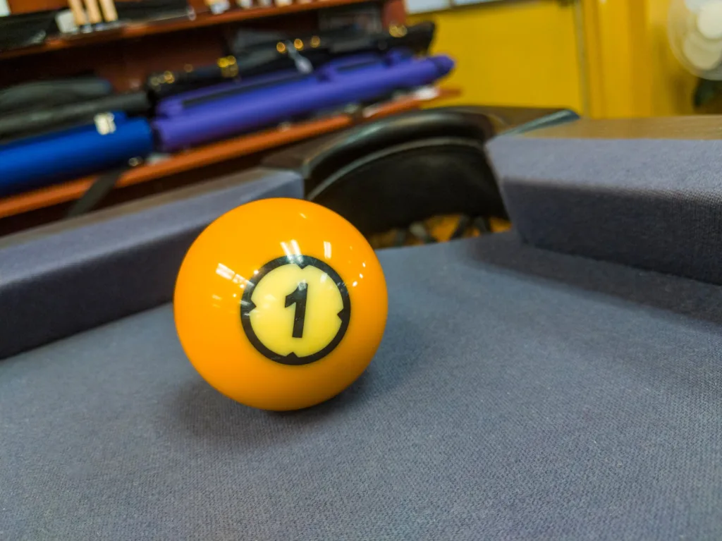 Change pool table cloth